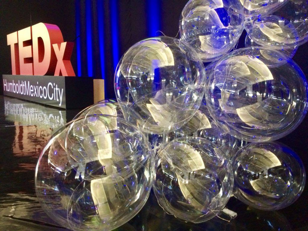 TEDx HumboldtMexicoCity 2018 ¿Qué significa vivir fuera de la burbuja? Salir de la zona de confort, atreverte a pensar diferente, ser creativo, auténtico y disruptivo.